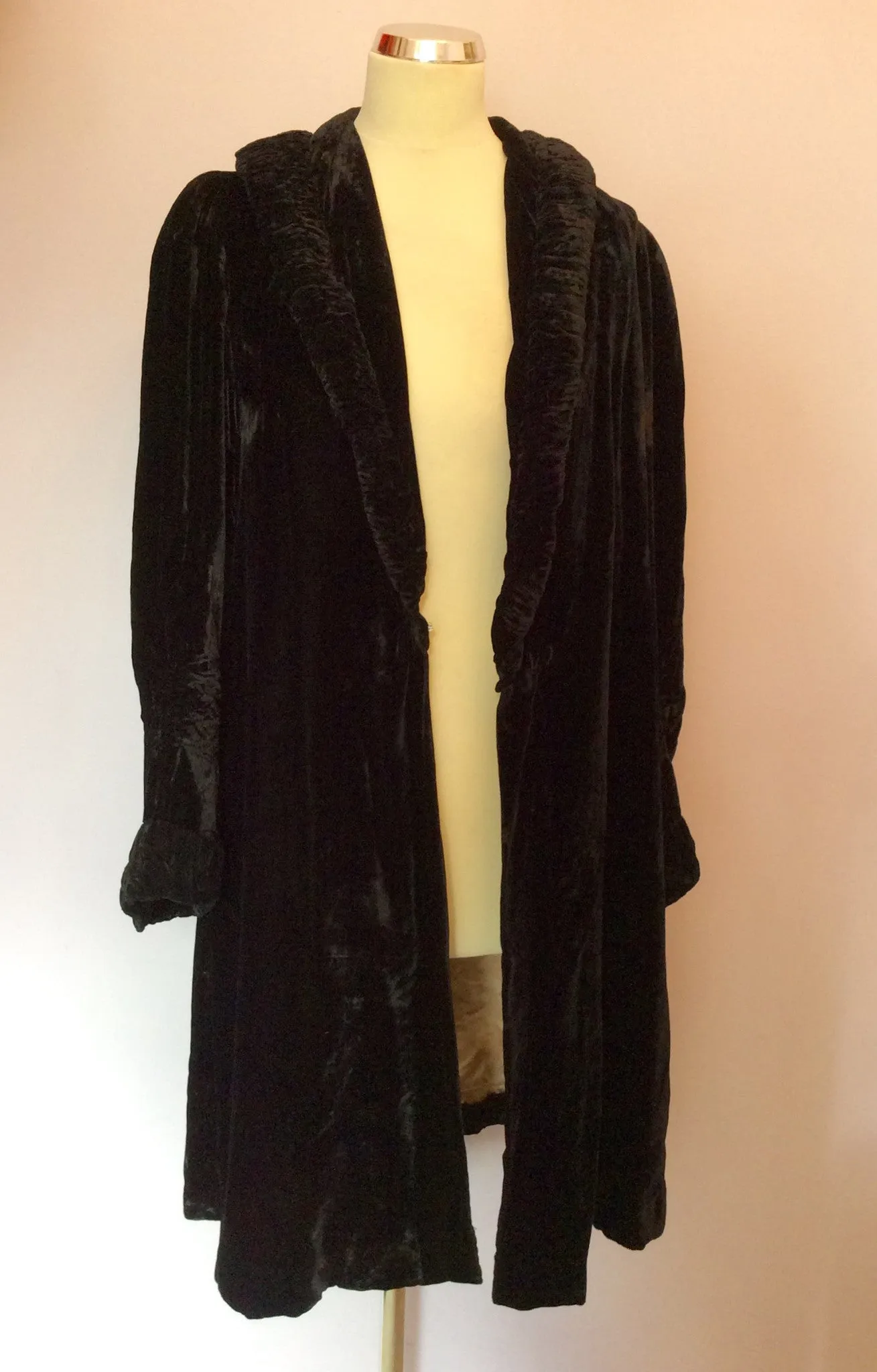 BLACK VELVET OCCASION EVENING COAT SIZE 14/16