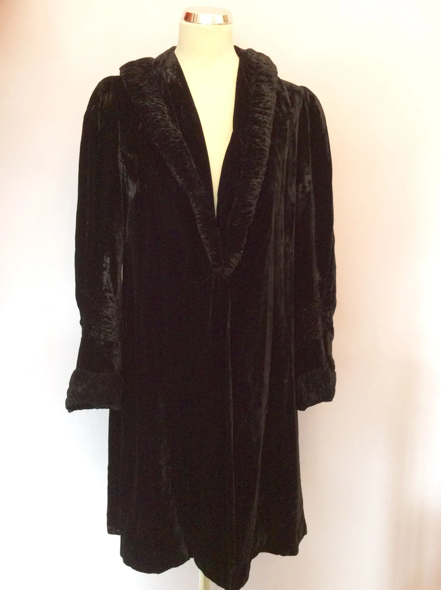 BLACK VELVET OCCASION EVENING COAT SIZE 14/16