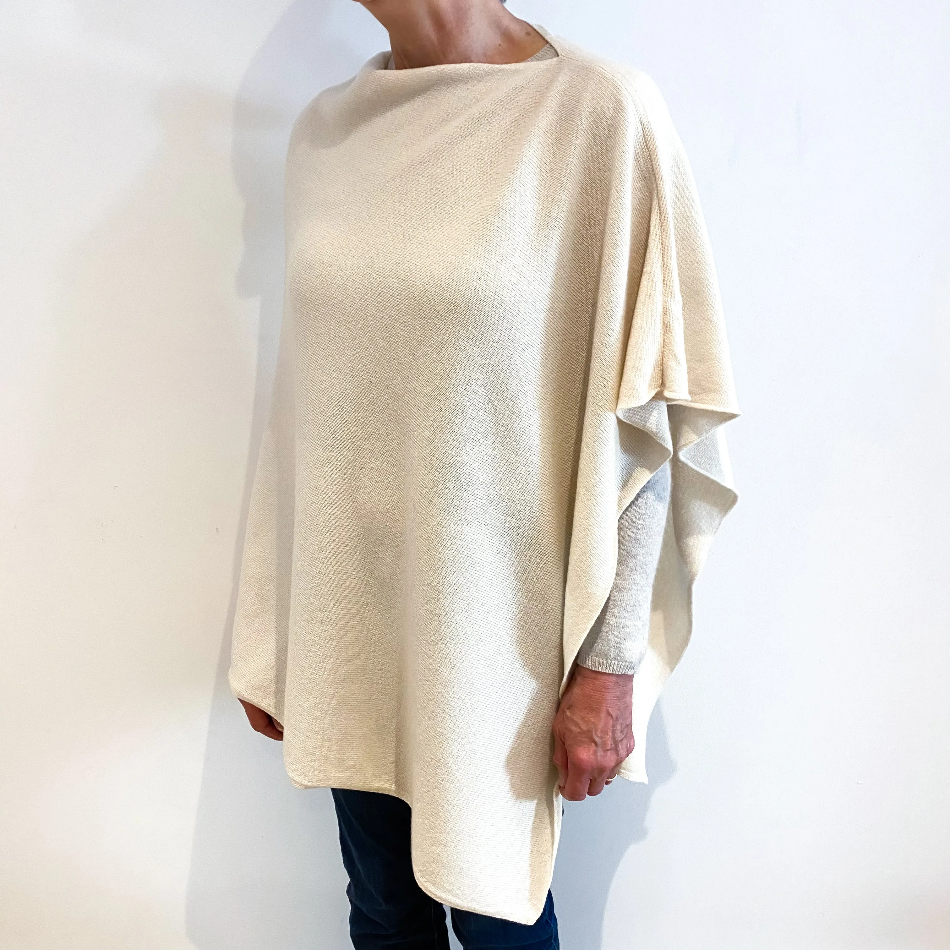 Brand New Scottish Ivory Cashmere Poncho One Size