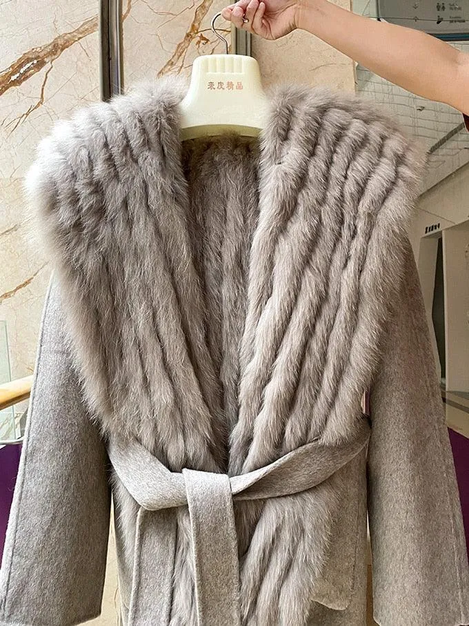 Elegant Hooded Wool and Cashmere Coat with Fox Fur Trim for Stylish Women