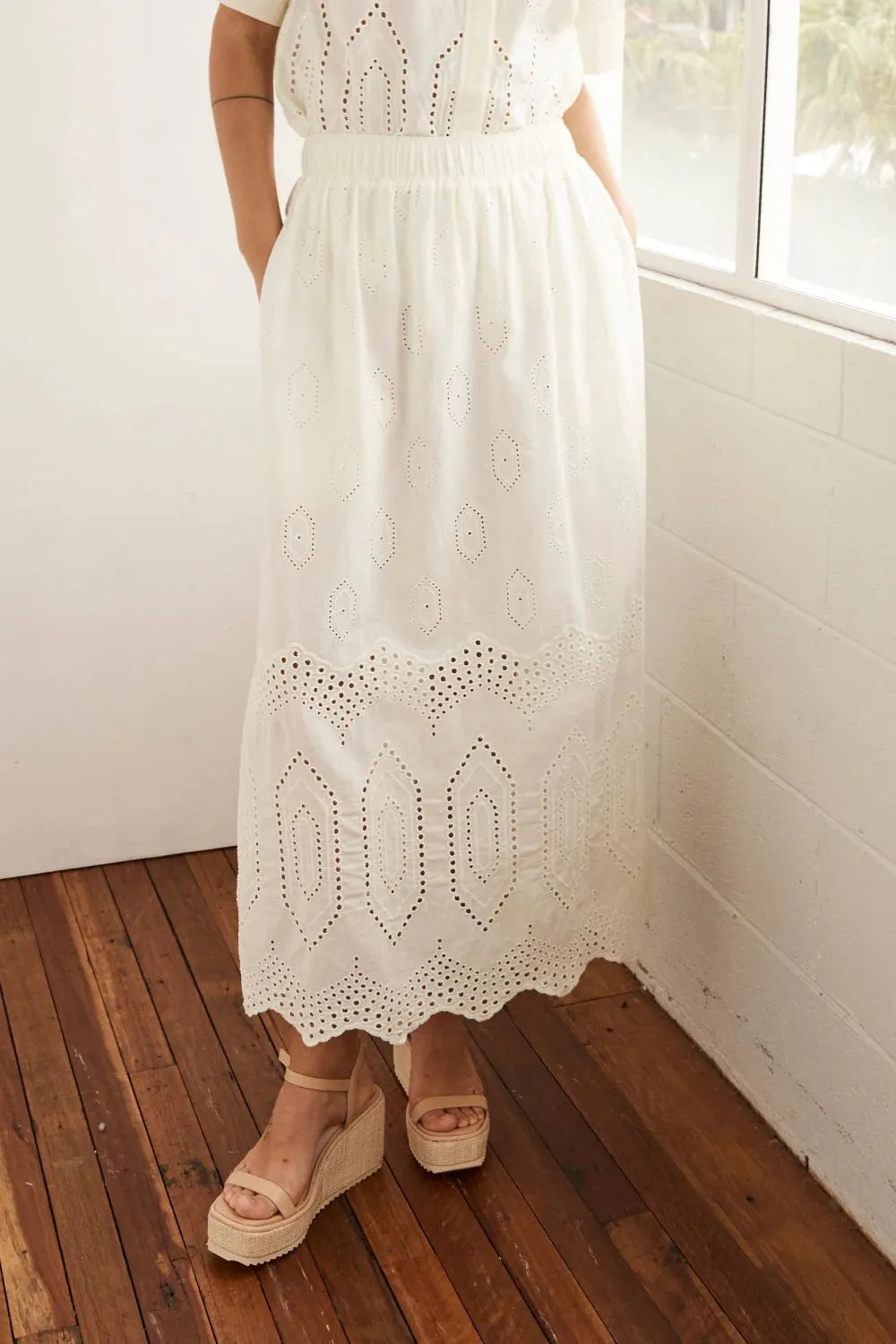 fond skirt - cream broderie