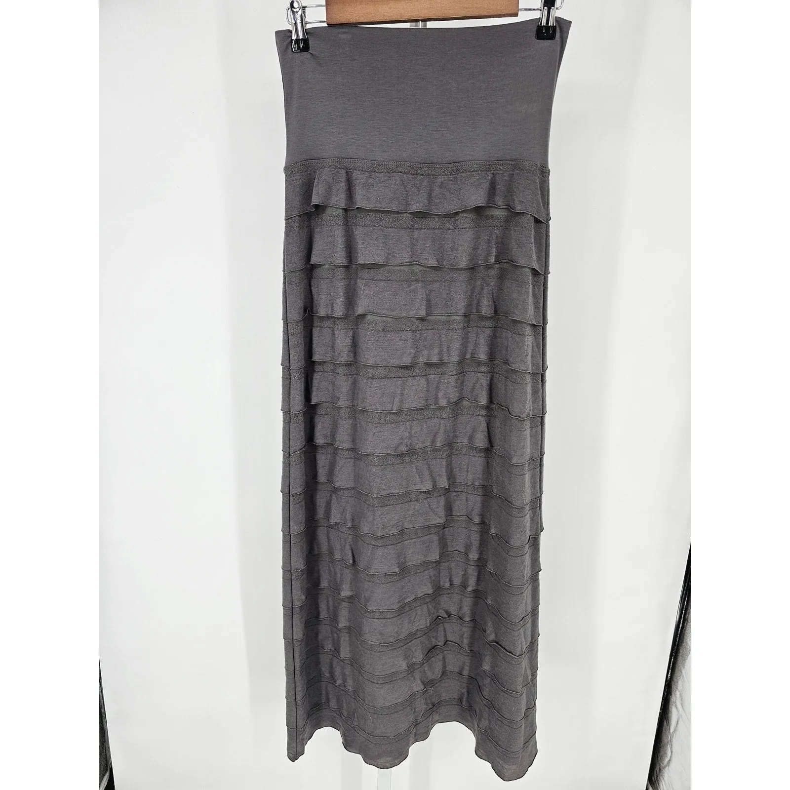 Max Studio Womens Sz M Maxi Skirt Dark Gray Ruffled Jersey Knit