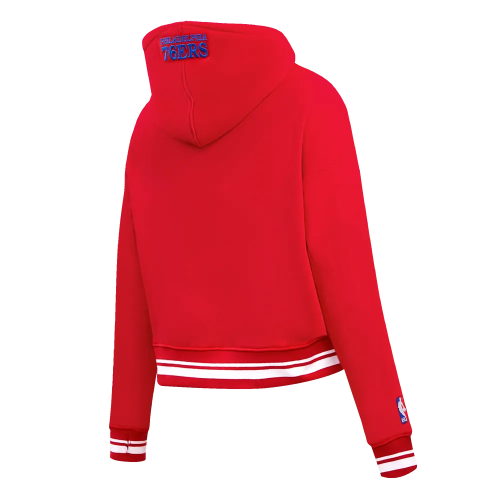 NBA PHILADELPHIA 76ers SCRIPT TAIL WOMEN'S RIB FLC CROPPED PO HOODIE (RED)