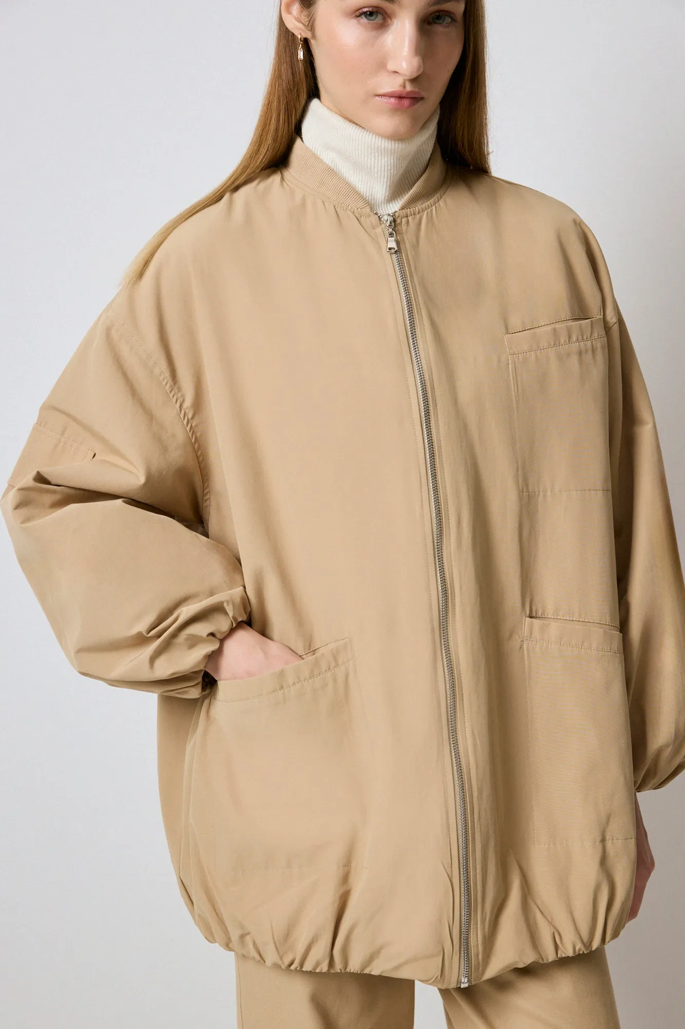 POCKET DETAILED PUFFER JACKET