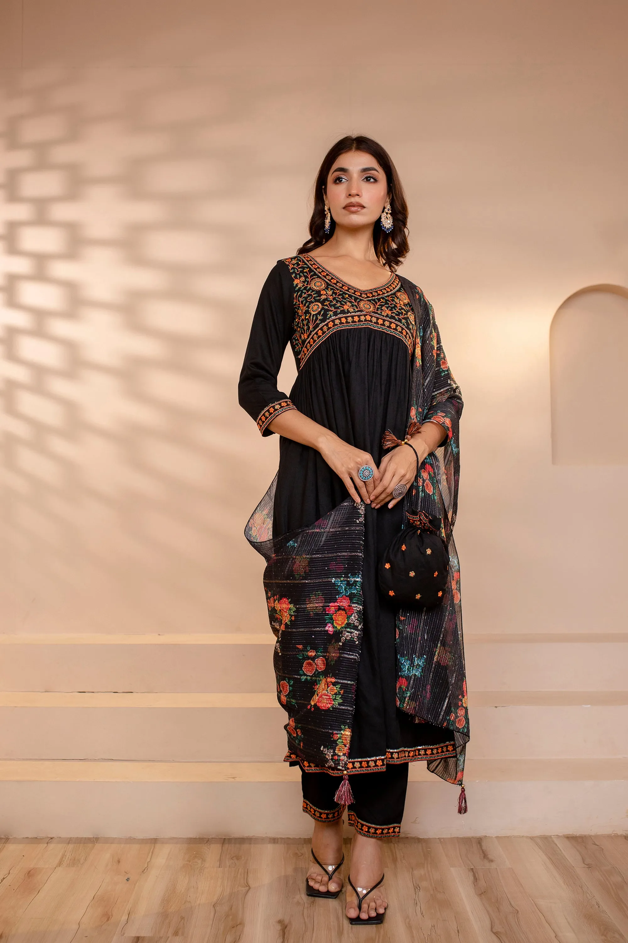 WOMEN'S BLACK RAYON SLUB ALIA CUT KURTA PANT AND DUPATTA